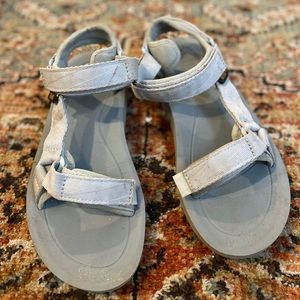💎Original Universal Tevas!!! 💎